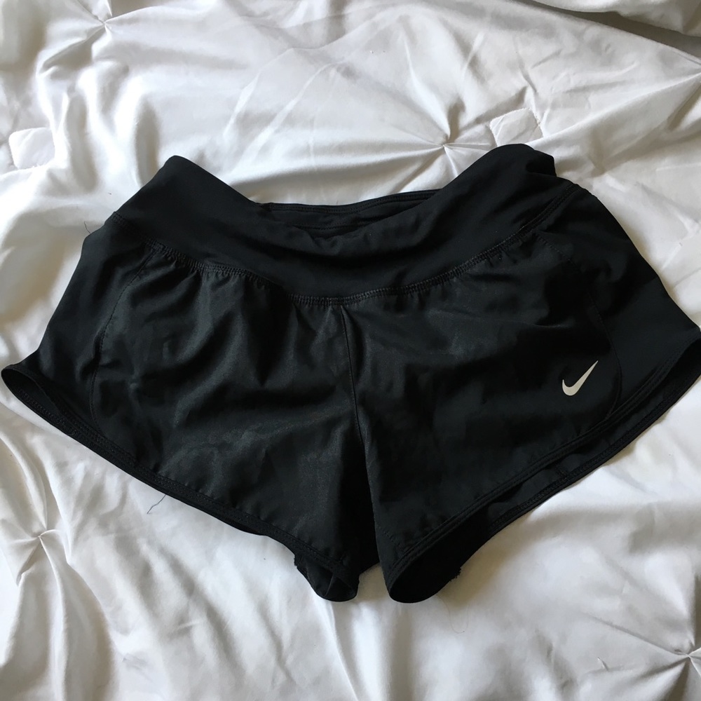 XS NIKE BLACK SHORTS